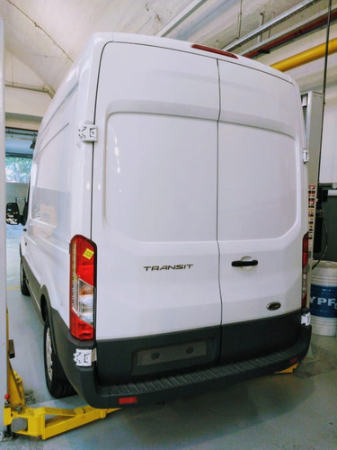 Imagen 4 de 8 de Ford Transit Medio T/a