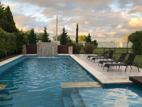 Imagen 3 de 25 de Venta De Casa En Echeverria Del Lago - Canning