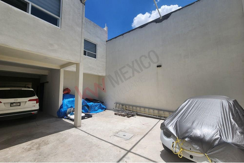 Venta De Edificio En Zona Céntrica De Querétaro, Ideal Para Oficinas