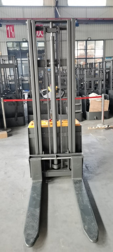 Apilador Eléctrico - 3.5m - 1600kgs
