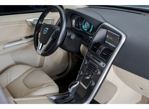 Volvo XC60 2.0 T5 COMFORT FWD TURBO GASOLINA 4P AUTOMÁTICO
