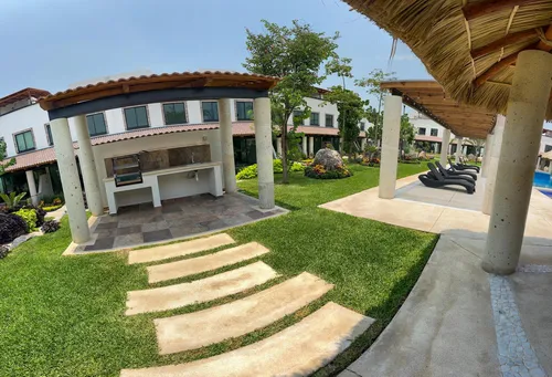 Casa En Fraccionamiento Con Alberca Y Seguridad