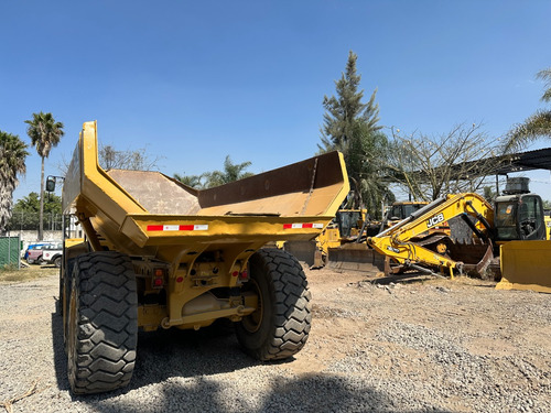 Camión Articulado Caterpillar 730