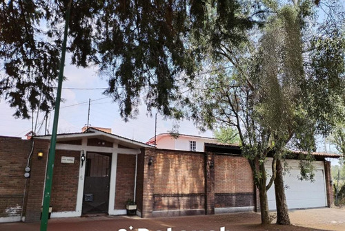 Casa En Venta En Colonia La Virgen, Metepec, Estado De México