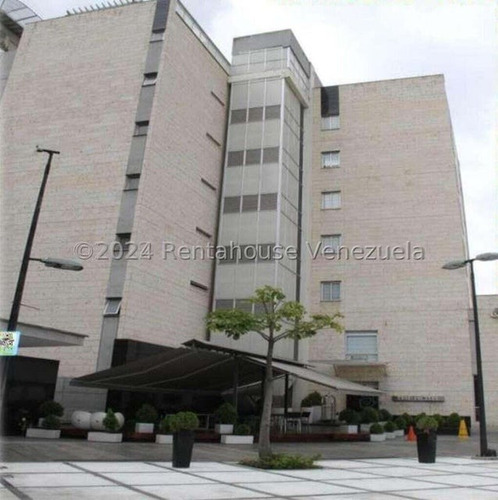 Hotel En Venta El Rosal En Pleno Centro Financiero, Cercano Y Con Acceso A Las Principales Vias De Caracas 24-21181gm