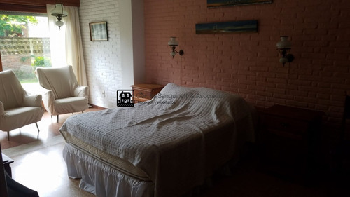 Casa Con Buenas Comodidades En Mansa A 2 Cuadras De La Playa- Ref: 1707