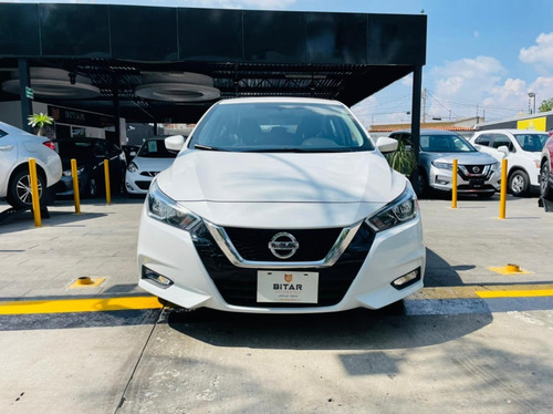 Imagen 2 de 8 de Nissan Versa Sense Blanco 2020
