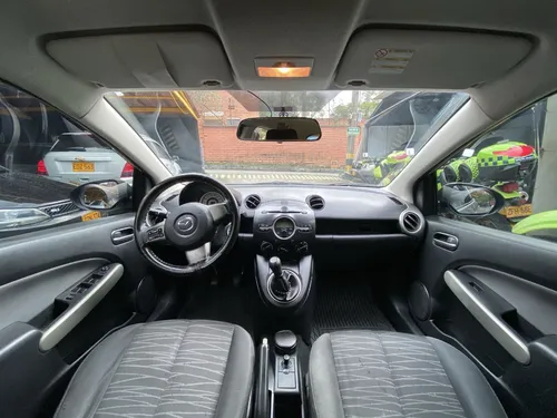 Mazda 2 1.5 15hm8 2010