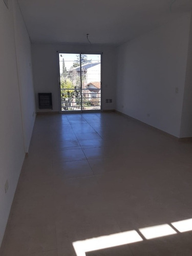 Imagen 5 de 6 de Departamento En Venta En Lujan Centro