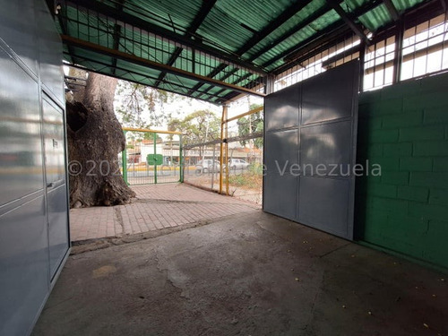 Gran Local Comercial Con Deposito En Venta En Av Bolivar De Maracay Db 24-17385