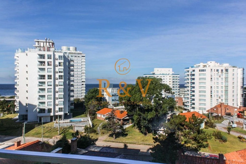 Imagen 2 de 30 de Moderno Apartamento De 2 Dormitorios A Metros Del Mar!