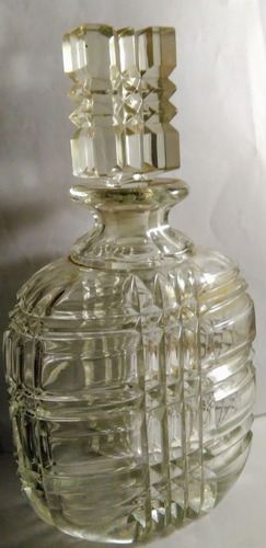 Antiguo Botellón De Cristal Tallado