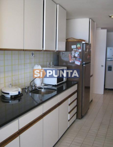 Imagen 6 de 11 de Apartamento En Brava, 3 Dormitorios *