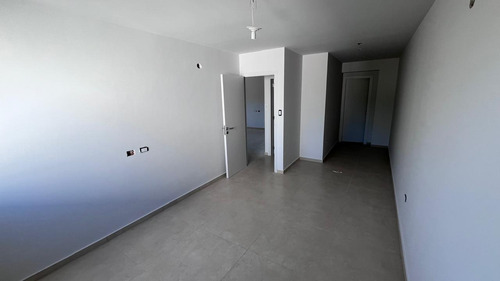 Venta Departamento Dos Dormitorios A Estrenar Cochera Complejo Cerrado