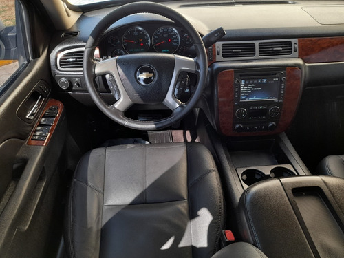 Imagen 13 de 15 de Chevrolet Suburban 2013