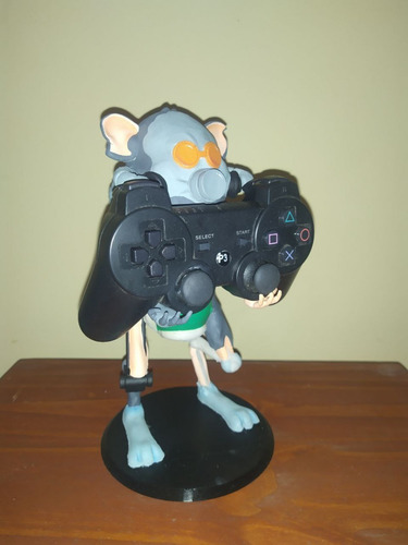 Soporte Joystick Y Celular De Rick Pepinillo De Rick Y Morty