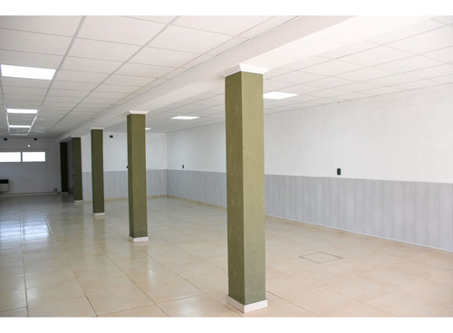 Local Comercia - 130m2 - Sobre Avenida Principal - Alvarez