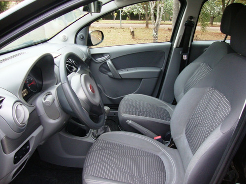 Imagem 9 de 10 de Fiat Palio Attractive 1.4 - 2014 - Completo - Veja