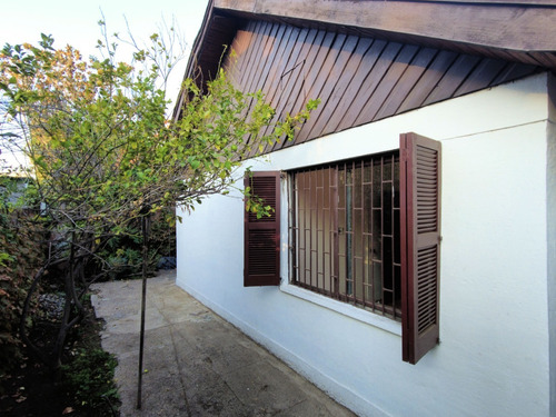 Imagen 4 de 22 de En Venta Casa En Sector Estratégico A Una Cuadra De Vitacura