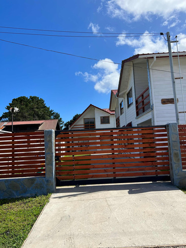 Terreno Con 4 Cabañas En Mehuin