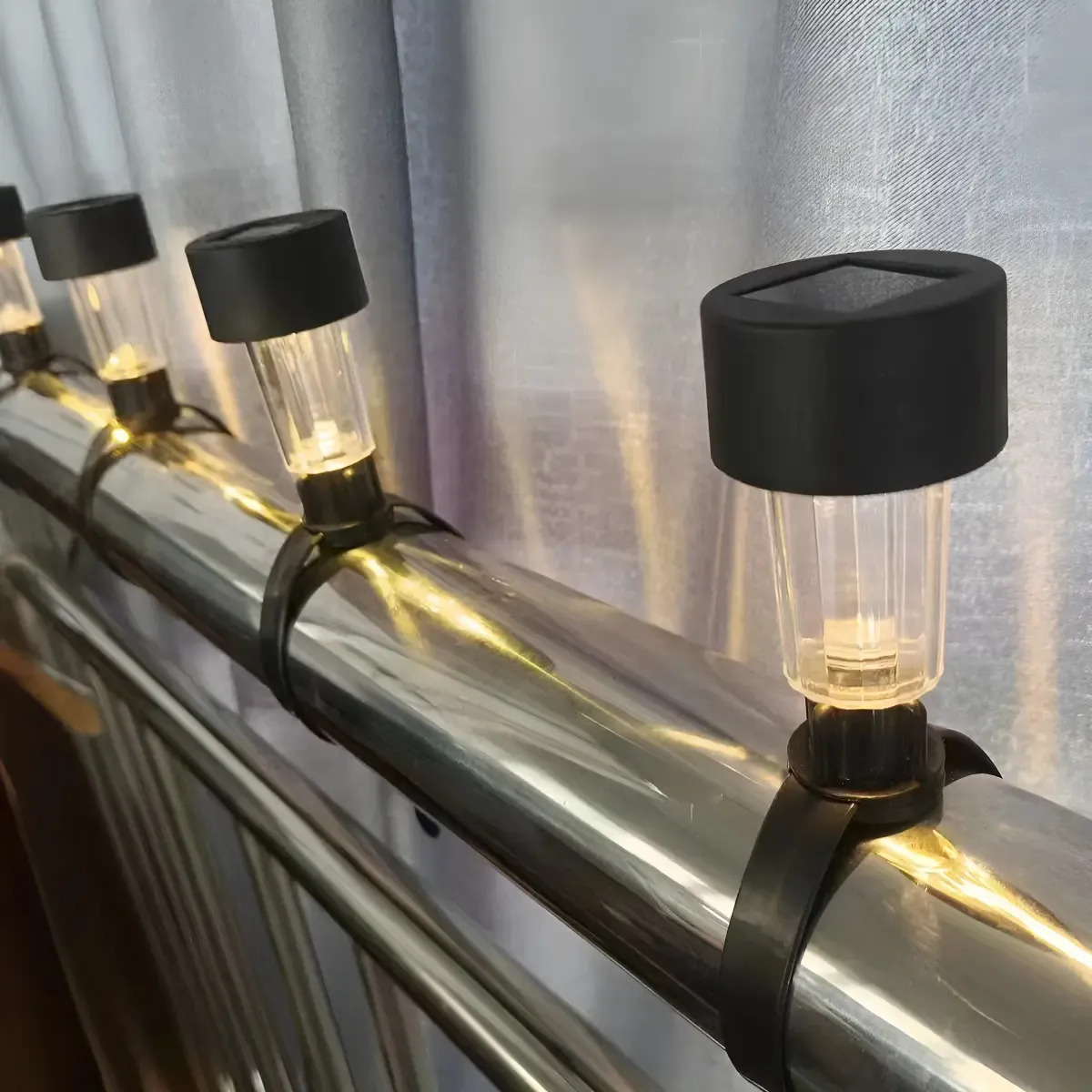 Kit 10 Luminária Solar Balizador Espeto 1,2v Estrutura Gravata Luz Branca Quente 3000K