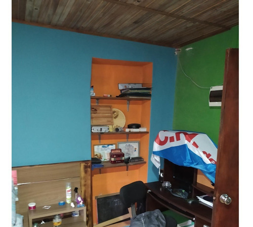 Imagen 7 de 13 de Vendo Casa A Media Cuadra De La Plaza 3 Dormitorios En Buen Estado Consulte!!!!!!