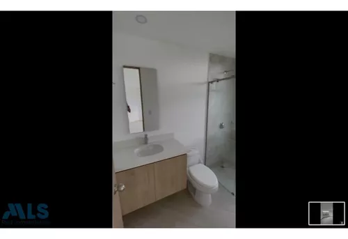 Tu Nuevo Hogar Te Espera: Moderno Y Listo Para Ti.(mls#249608)