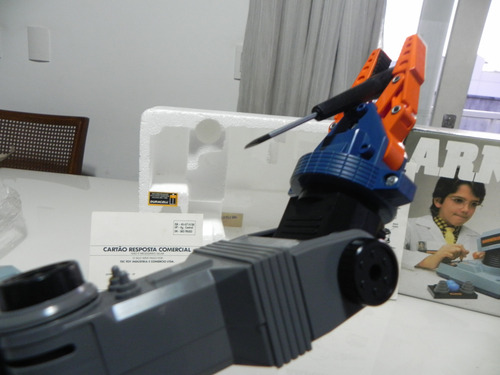 Brinquedo Tectoy Armatron Com Pilhas