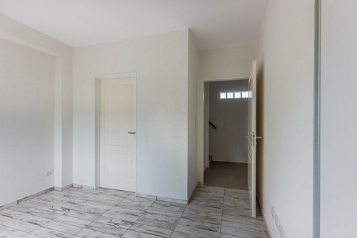 En Venta. Ph. 2 Amb. Patio Y Terraza Propios. Sin Expensas.