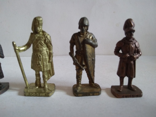 Lote Com 6 Soldadinhos Kinder Antigos ( Ver Fotos ) (Usado)