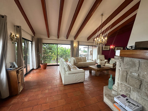 Casa En Peñuelas Con Vista Al Mar, Piscina Y Jacuzzi 8d6b