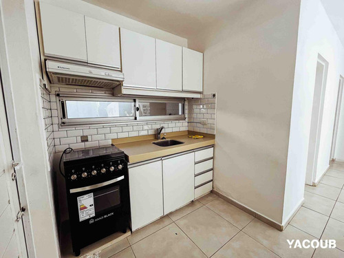 Departamento En Venta - 2 Dormitorios, 1 Baño, Cochera - 105mts2 - City Bell