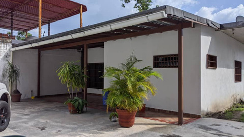 Beraca 007 Ofrece En Venta Casa En Sector Valle Verde- Limón, Maracay.
