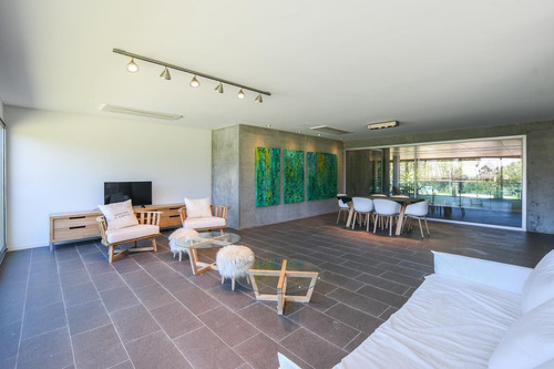 Imagen 17 de 27 de Departamento De 1 Dormitorio En Venta Con Pileta Y Cochera En Aldea Fisherton