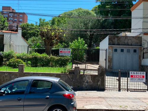 Venta Casa Malvin 2 Dorm Garage . Padron 325 Mts.