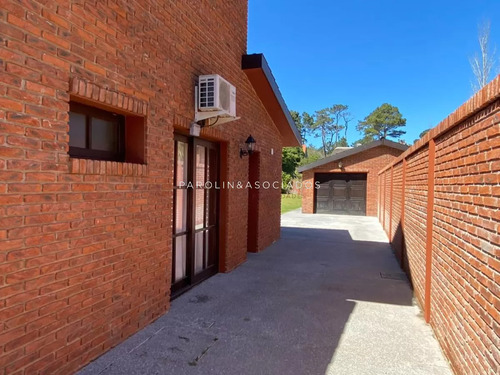 Casa A La Venta De 3 Dormitorio En Beverly Hills, Punta Del Este.