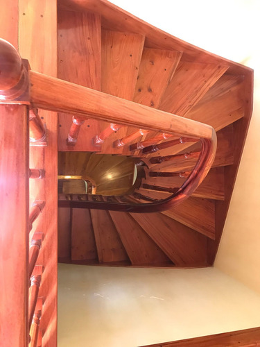 Imagen 20 de 25 de Casa En Lote Propio, Pb + 2 Pisos - Chalet Cochera