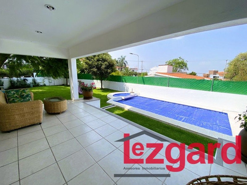 Encuentra Confort Y Estilo: Casa Seminueva En Lomas De Cocoyoc