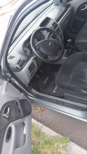 Renault Clio 1.6 Privilege