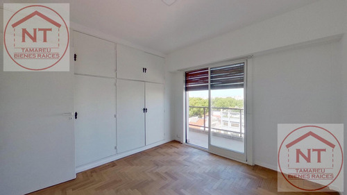 Departamento 2 Ambientes. Balcon Corrido. Piso Alto. Villa Del Parque. 58m