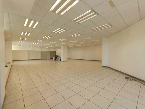 Local Comercial En Renta En Planta Baja En Av. Constituyentes, Querétaro, Querétaro