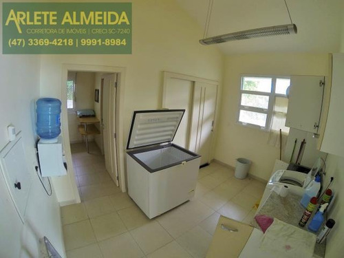 Imagem 10 de 15 de Casa No Bairro Araça Em Porto Belo Sc - 800
