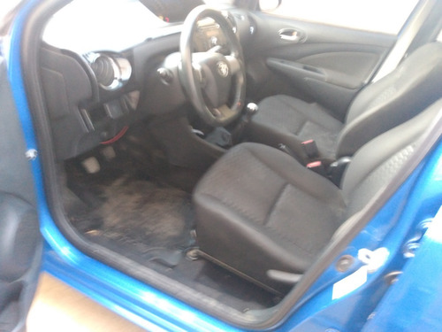 Imagen 8 de 8 de Toyota Etios