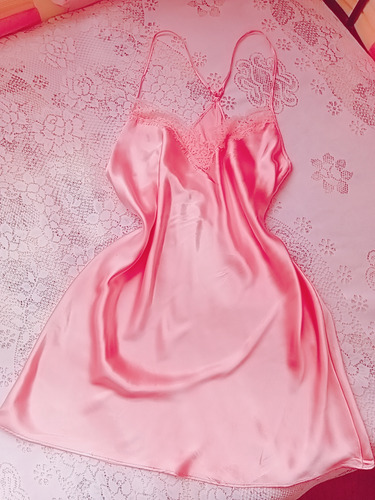 Camisón De Satín Color Rosa Baby, Talla L (Usado)