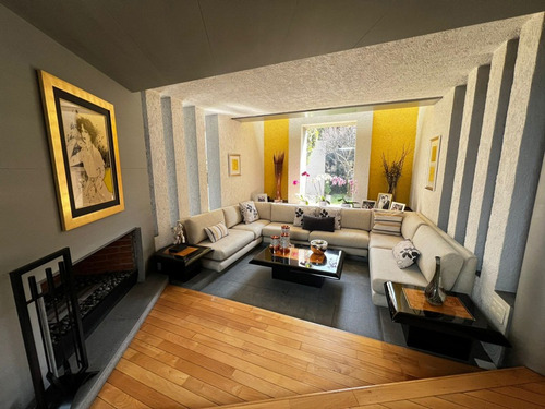 Casa En Venta En Cda. Con Vigilancia En Pedregal