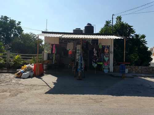 Se Vende Este Hermoso Local Comercial Con Terreno Incluido!