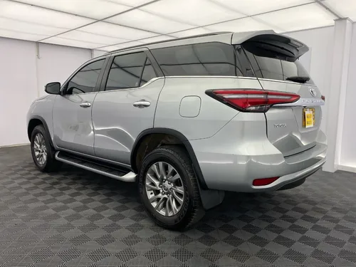 Toyota Fortuner 2.7 SRV