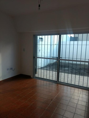 Imagen 4 de 12 de Casa Americana Ph - Castelar Norte - Venta - 3 Ambientes