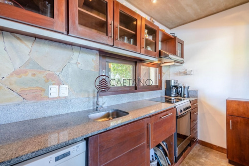 Excepcional Chalet De 2 Plantas Con Vista Al Mar!- Ref: 2245