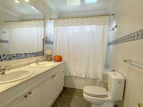 Casa En Venta En Lo Barnechea